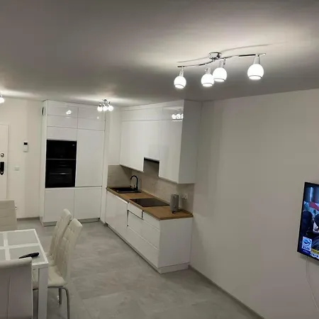 Janickiego 166 Parking Free Апартаменты Познань